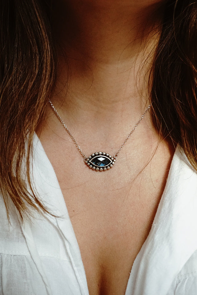 Colgante Eye cianita musgo