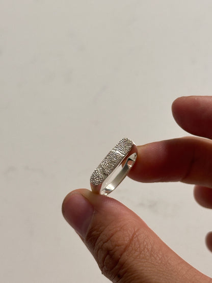 Anillo signet rectangular en plata